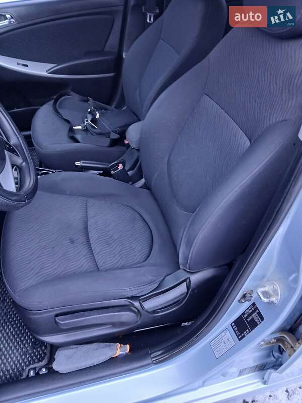 Седан Hyundai Accent 2011 в Львове