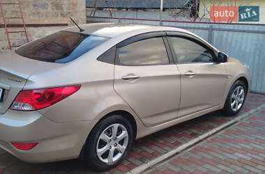 Седан Hyundai Accent 2012 в Миргороді