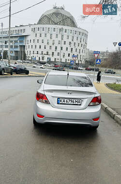 Седан Hyundai Accent 2012 в 