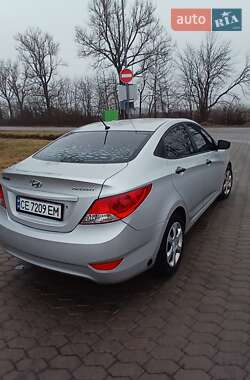 Седан Hyundai Accent 2013 в Хотині