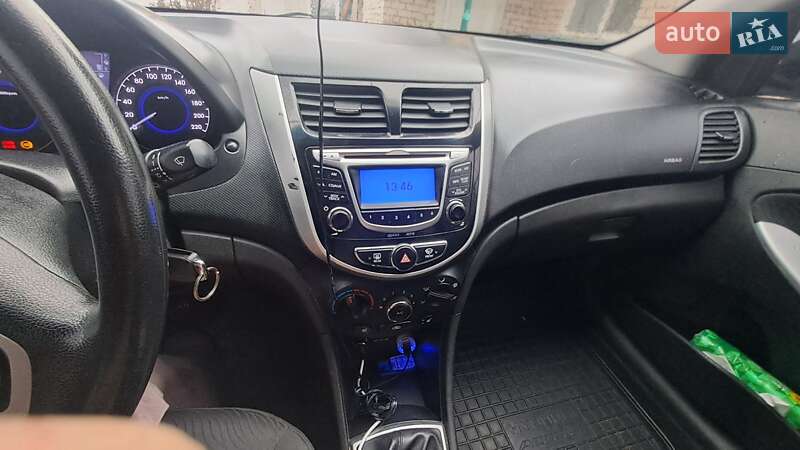 Седан Hyundai Accent 2013 в Умані