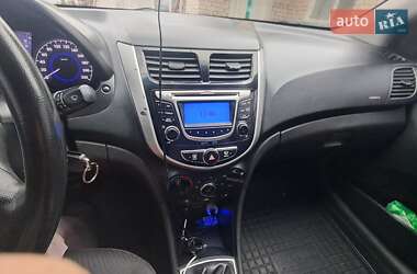 Седан Hyundai Accent 2013 в Умани