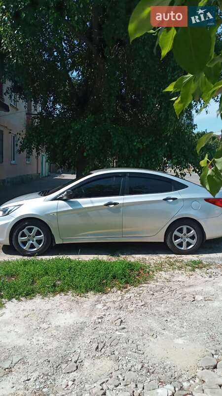 Hyundai Accent 2011 Hyundai Accent 2011