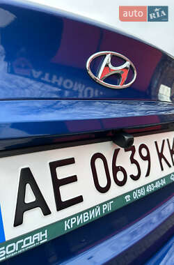 Седан Hyundai Accent 2012 в Кривом Роге