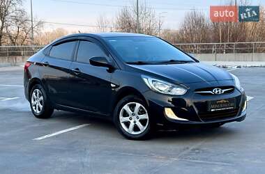 Седан Hyundai Accent 2011 в Киеве