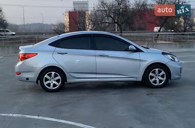 Седан Hyundai Accent 2011 в Киеве