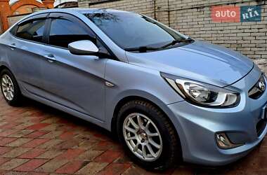 Седан Hyundai Accent 2011 в Сумах