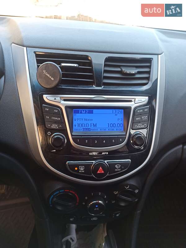 Седан Hyundai Accent 2012 в Черновцах