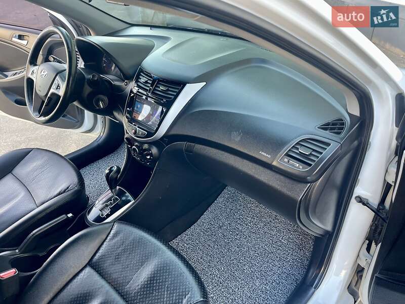 Седан Hyundai Accent 2016 в Одессе