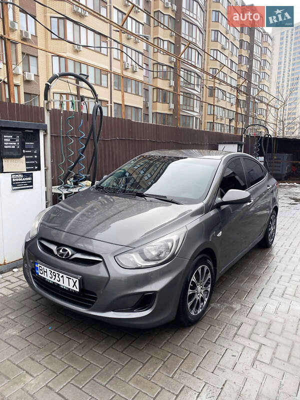 Седан Hyundai Accent 2013 в Одесі