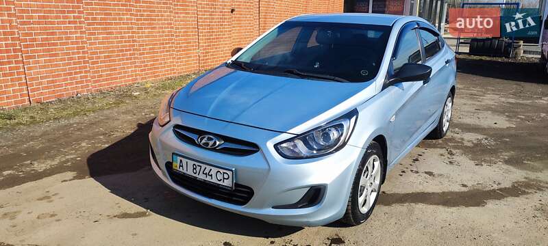 Hyundai Accent 2011