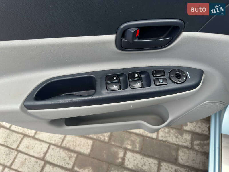 Седан Hyundai Accent 2007 в Ржищеве