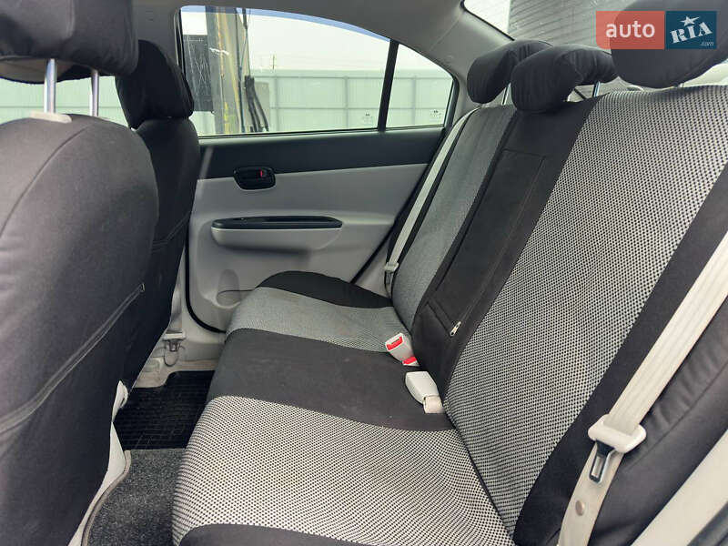 Седан Hyundai Accent 2007 в Ржищеве