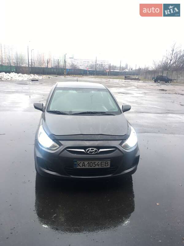 Седан Hyundai Accent 2013 в Киеве
