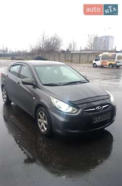 Седан Hyundai Accent 2013 в Киеве