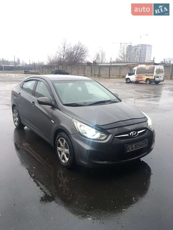 Седан Hyundai Accent 2013 в Киеве