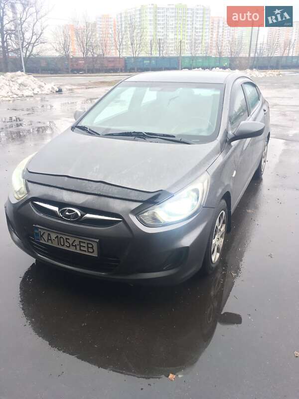Седан Hyundai Accent 2013 в Киеве