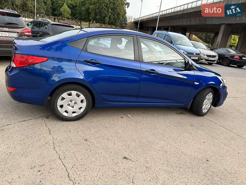 Hyundai Accent 2011
