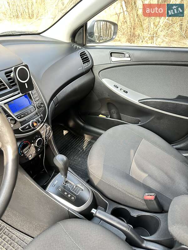 Хэтчбек Hyundai Accent 2013 в Сумах