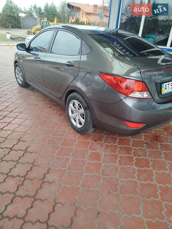 Седан Hyundai Accent 2011 в Ивано-Франковске фото 2 Седан Hyundai Accent 2011 в Ивано-Франковске