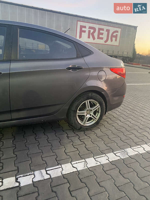 Седан Hyundai Accent 2014 в Житомирі