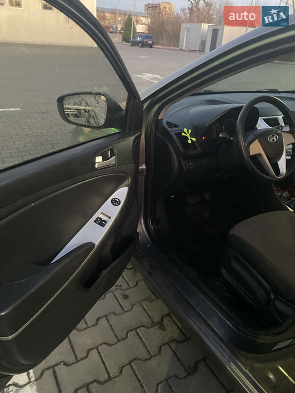 Седан Hyundai Accent 2014 в Житомирі