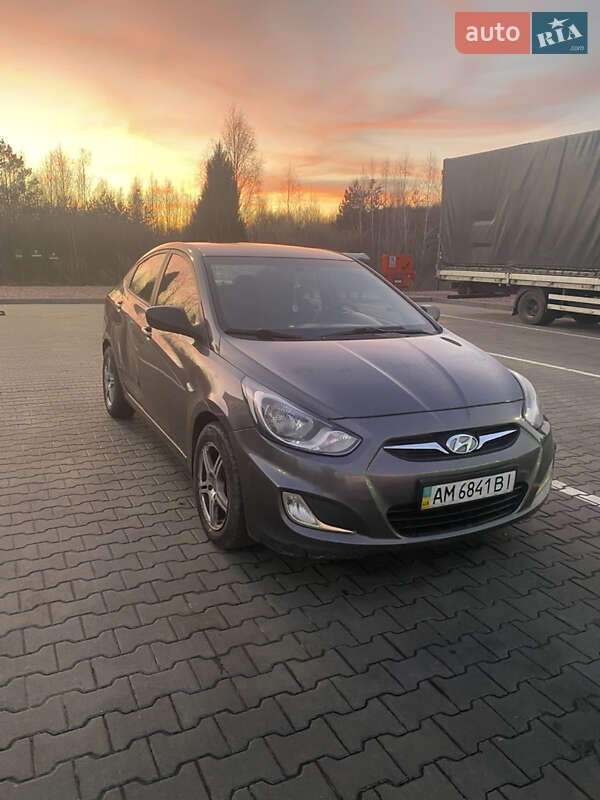 Седан Hyundai Accent 2014 в Житомирі