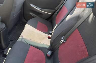 Седан Hyundai Accent 2012 в 