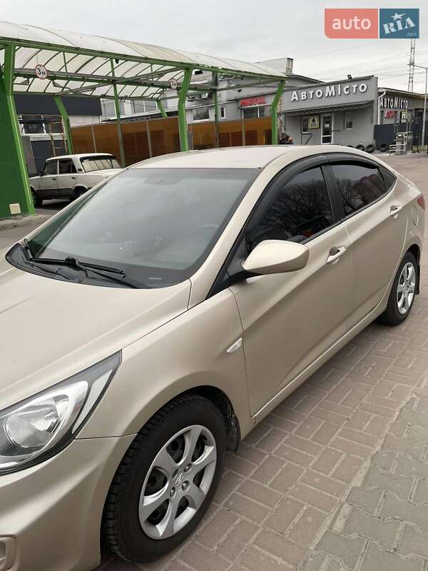 Седан Hyundai Accent 2011 в Броварах