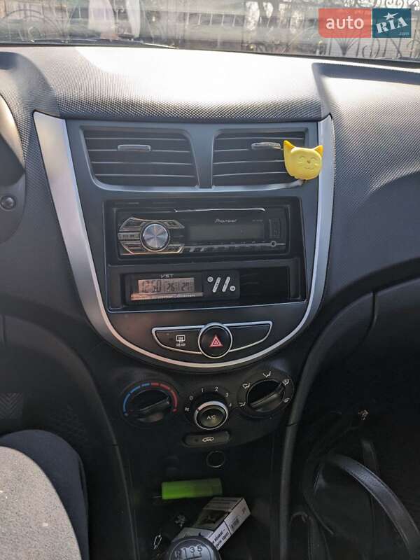 Седан Hyundai Accent 2013 в Звягелі
