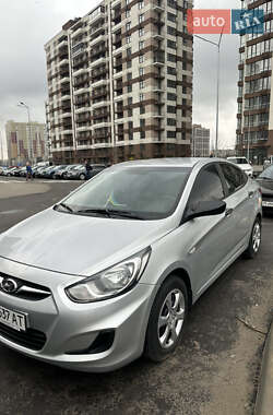 Седан Hyundai Accent 2011 в 