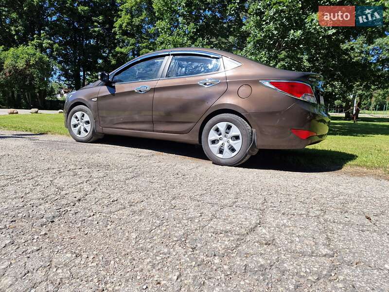 Hyundai Accent 2016