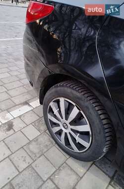 Седан Hyundai Accent 2011 в 