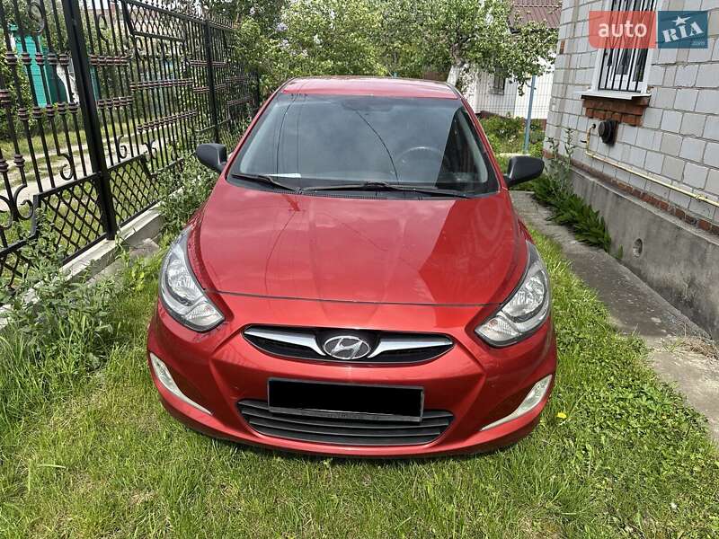 Hyundai Accent 2012