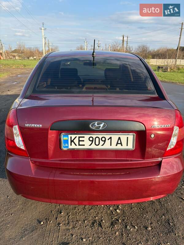Седан Hyundai Accent 2010 в 