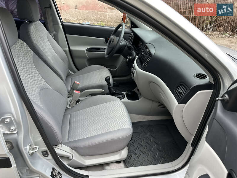 Седан Hyundai Accent 2009 в Запорожье