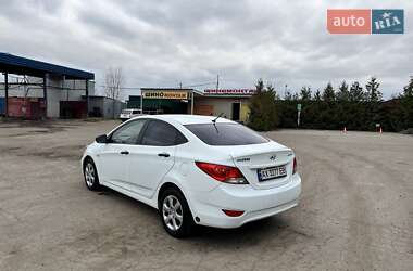 Седан Hyundai Accent 2013 в 