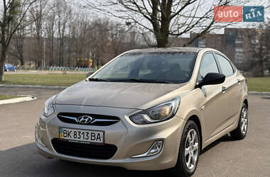Седан Hyundai Accent 2011 в 