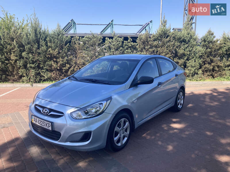 Седан Hyundai Accent 2011 в 