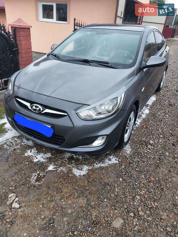 Седан Hyundai Accent 2012 в Львове