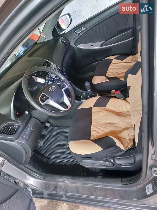 Седан Hyundai Accent 2012 в Львове