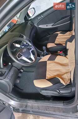 Седан Hyundai Accent 2012 в 