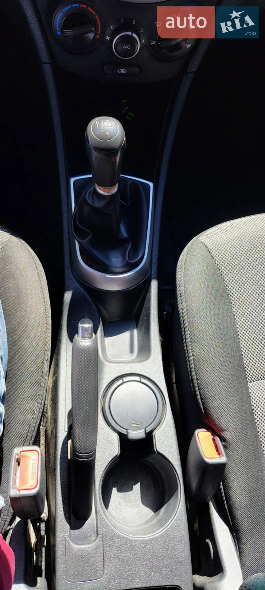 2012 Hyundai Accent - мініатюра 19