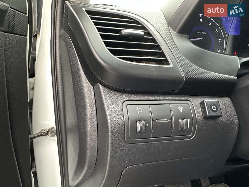 Седан Hyundai Accent 2013 в Киеве