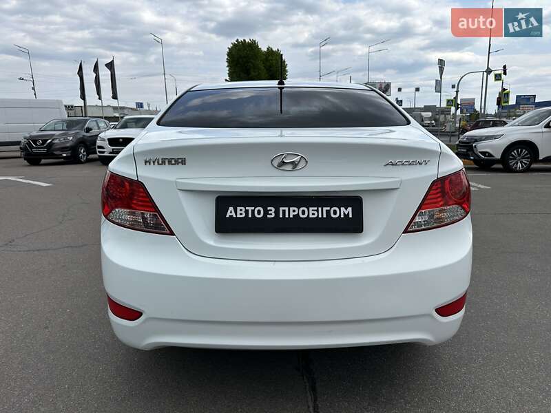 Седан Hyundai Accent 2013 в Киеве