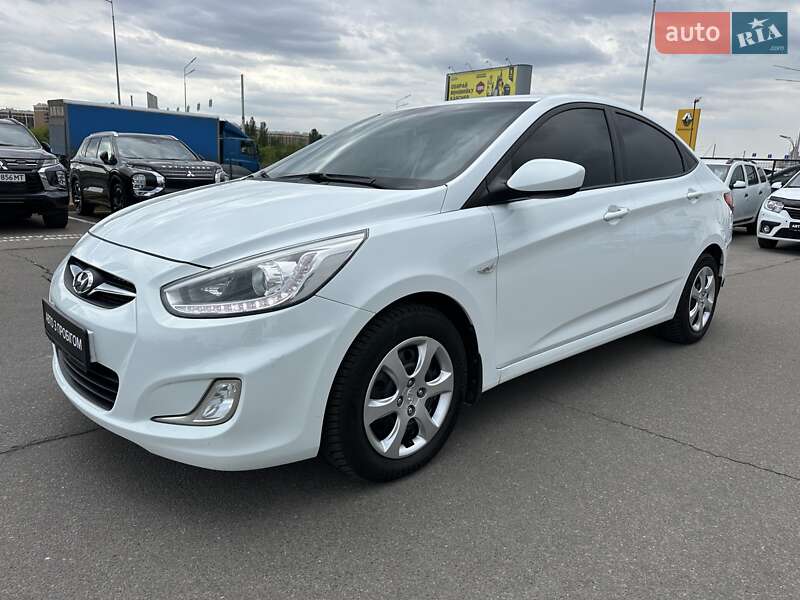 Седан Hyundai Accent 2013 в Киеве