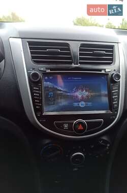 Седан Hyundai Accent 2011 в 