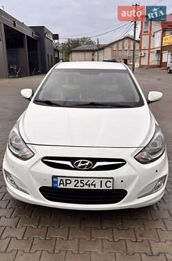Седан Hyundai Accent 2012 в Яготине