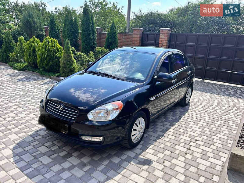 Хэтчбек Hyundai Accent 2008 в 