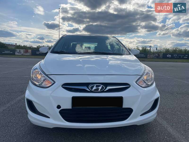 Седан Hyundai Accent 2015 в Киеве